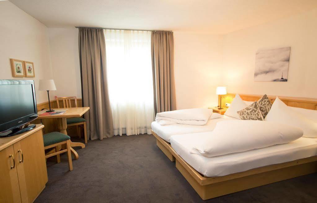 Hotel Montfort ซังคท์อันทอนอัมอาร์ลแบร์ก ภายนอก รูปภาพ